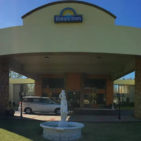 Days Inn by Wyndham Southern Hills/Oru