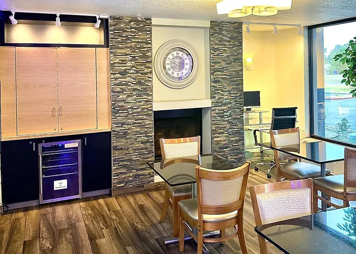 Days By Wyndham Southern Hills/oru 3*