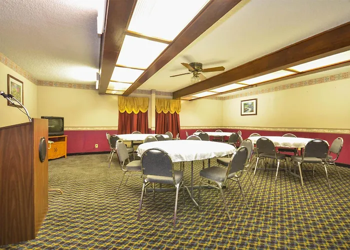Hotel Days By Wyndham Southern Hills/oru 3*