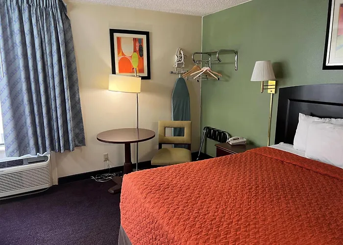 Days By Wyndham Southern Hills/oru 3* Tulsa