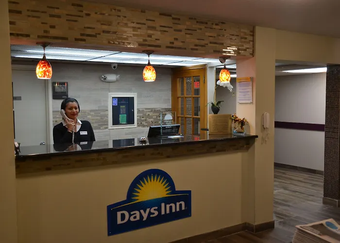 Days By Wyndham Southern Hills/oru Hotel