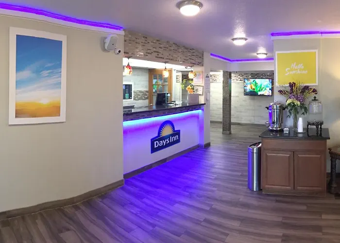 Days By Wyndham Southern Hills/oru Hotel Tulsa