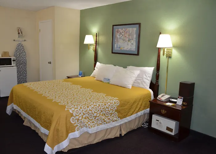 Days By Wyndham Southern Hills/oru Hotel 3*