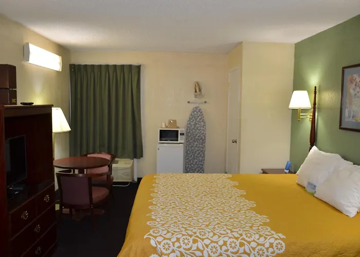 Days By Wyndham Southern Hills/oru 3* Tulsa