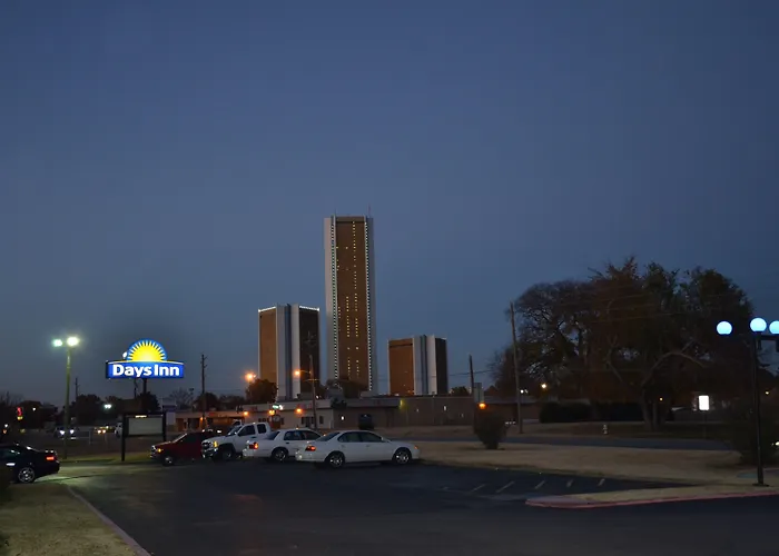 Hotel Days By Wyndham Southern Hills/oru Tulsa