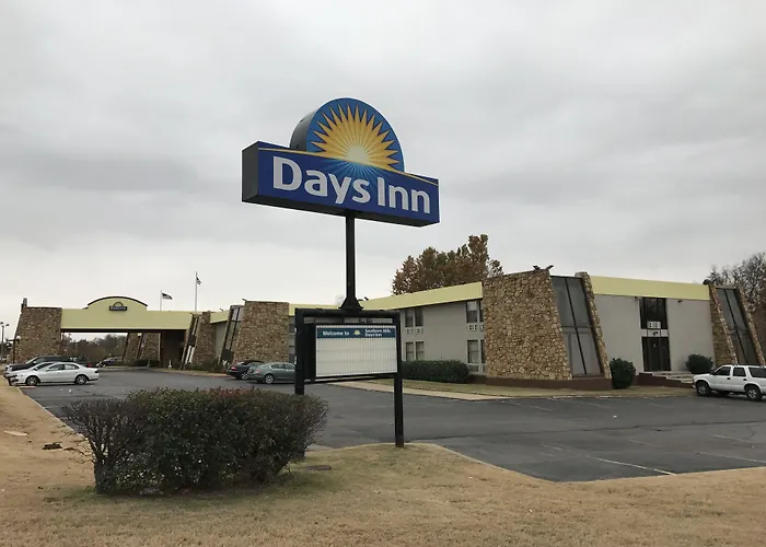 Hotel Days By Wyndham Southern Hills/oru Tulsa
