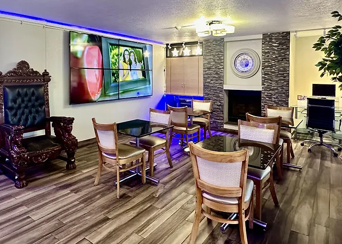 Days By Wyndham Southern Hills/oru Hotel Tulsa
